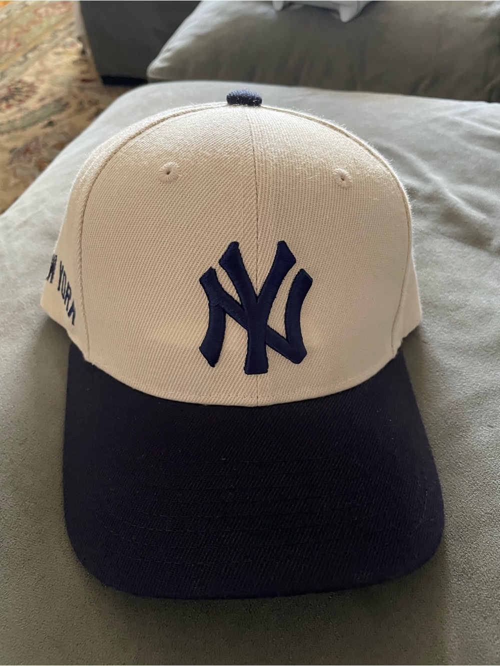 New York Yankees Two-Tone Baseball Cap - Cream & Navy